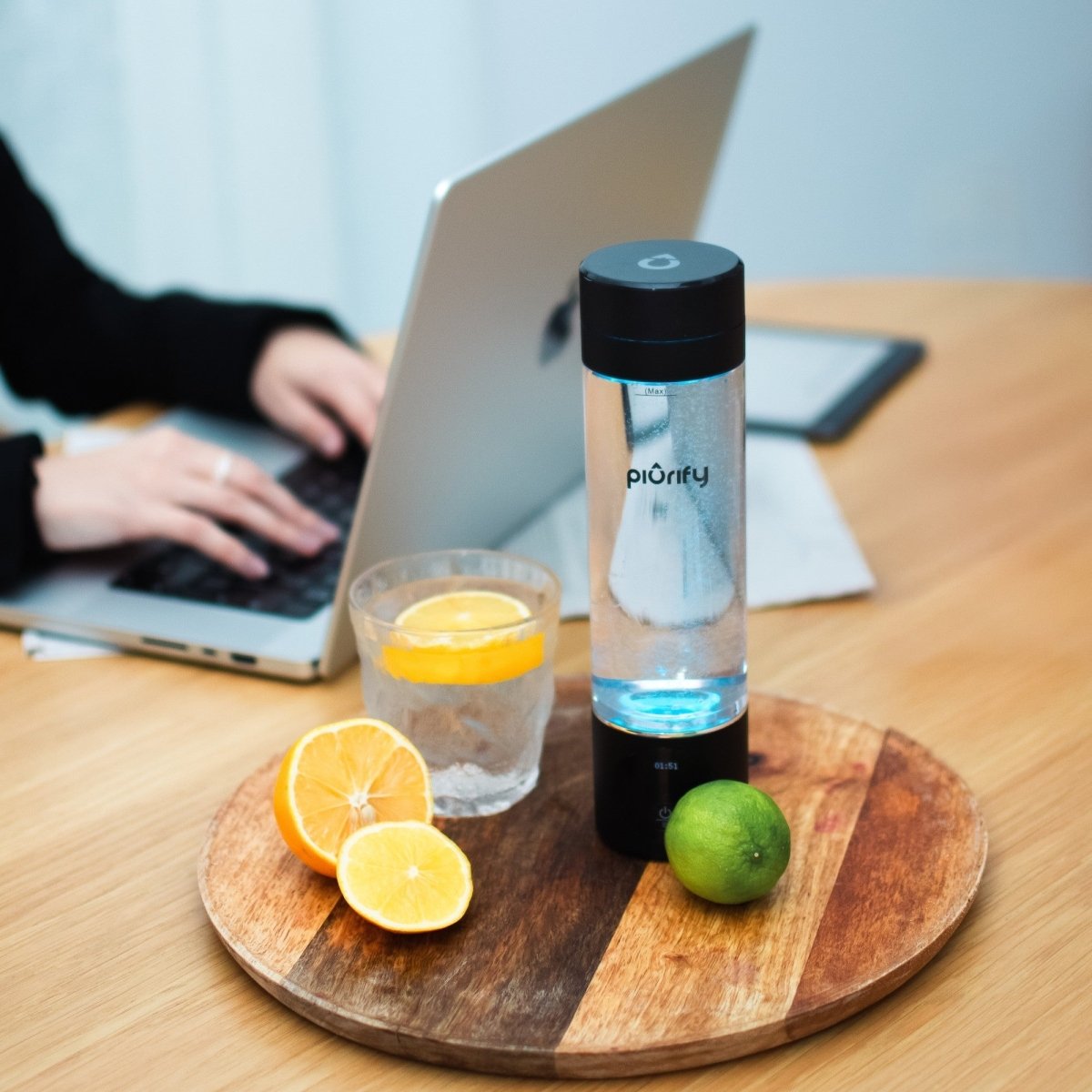 PIURIFY Hydrogenator® Hydrogen Water Bottle - Black - Hydrogen Water Bottle - Piurify